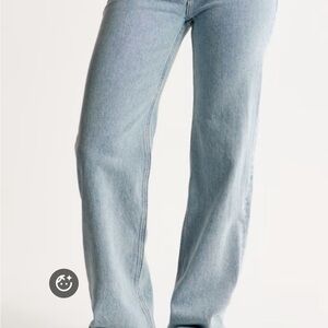 A&F ✨NWOT✨ 90s relaxed high rise Jean 27 short